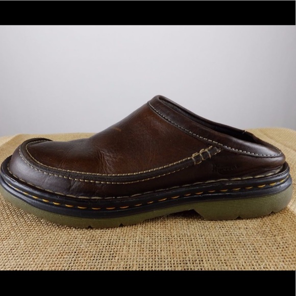 dr martens clogs
